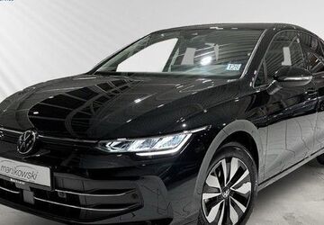 VW Golf 8.075 km 27.699 &euro; Bremerhaven 27568