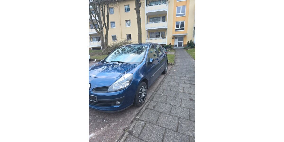Renault Clio 108.000 km 2.999 &euro; Bremerhaven 27580