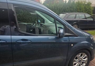 Ford Transit Courier 68.000 km 14.400 &euro; Geestland 27607