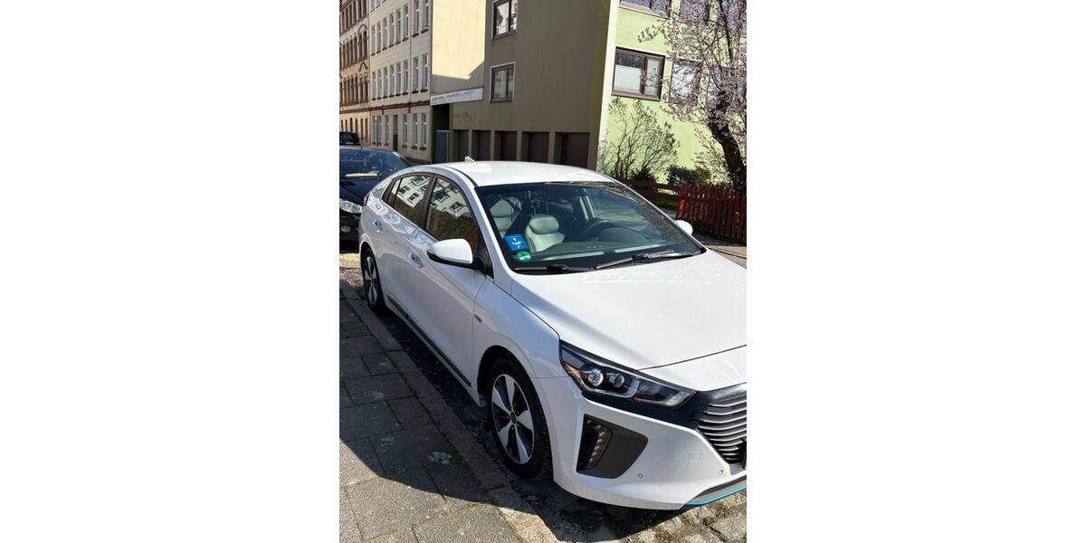 Hyundai IONIQ 93.700 km 14.499 &euro; Bremerhaven 27576