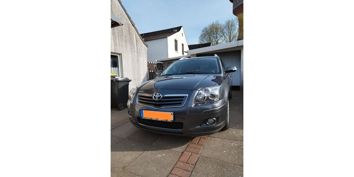 Toyota Avensis 113.656 km 4.800 &euro; Bremerhaven 27580