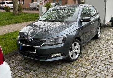 Skoda Fabia 52.043 km 9.300 &euro; Bremerhaven 27580