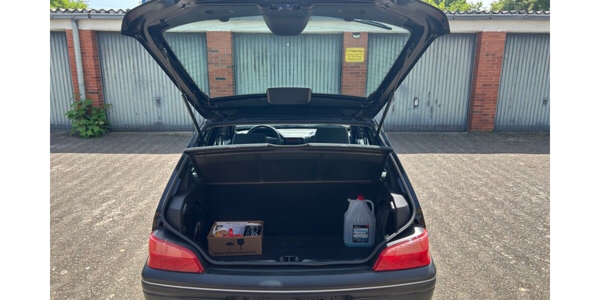 Peugeot 106 II 33.150 km 2.399 &euro; Bremerhaven 27576