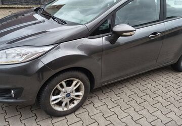 Ford Fiesta 68.600 km 7.100 &euro; Bremerhaven 27578