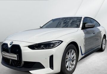 BMW i4 55.402 km 35.520 &euro; Bremerhaven 27572
