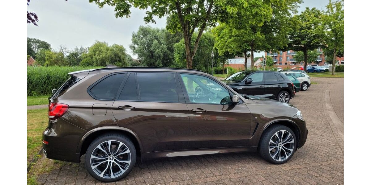 BMW X5 109.350 km 36.550 &euro; Geestland 27607