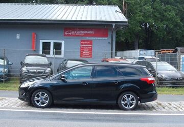 Ford Focus 174.733 km 2.599 &euro; Loxstedt-Hahnenknoop 27612