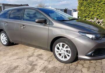 Toyota Auris 54.100 km 16.900 &euro; Bremerhaven, Stadt 27574