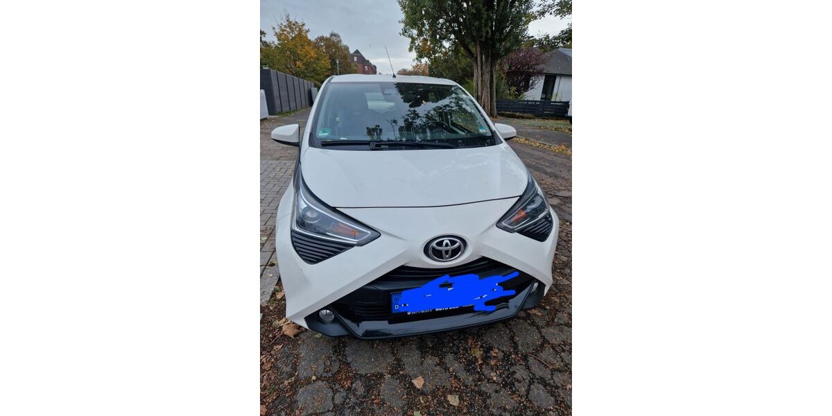 Toyota Aygo (X) 83.500 km 9.400 &euro; Bremerhaven 27578
